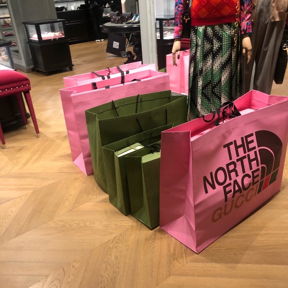 Meet your Posher, Cecil - Picture 2 of 5